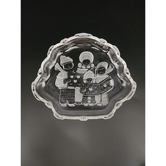 MIKASA Christmas Carolers Glass Dish 8.25" Candy Relish Tray Holiday Winter - Picture 7 of 7
